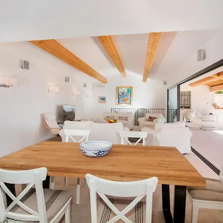 Villa Aigue-belle Sleeps 8 Pool Air Con Wifi *