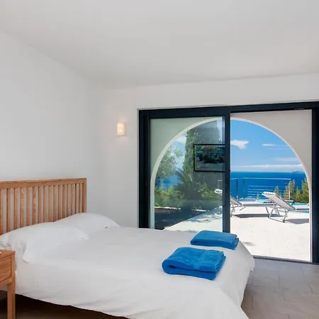 Aigue-belle Sleeps 8 Pool Air Con Wifi Villa *